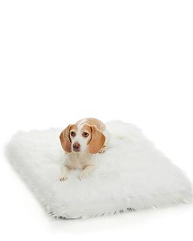 商品Bloomingdale's Pet | Square Faux Fur Dog Bed,商家Bloomingdale's,价格¥1055图片