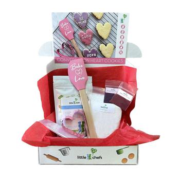 商品Little GF Chefs | Conversation Heart Cookie Gluten Free Baking Kit,商家Macy's,价格¥346图片