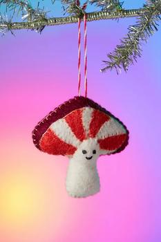 Urban Outfitters | Festive Mushroom Ornament商品图片,额外8.7折, 额外八七折