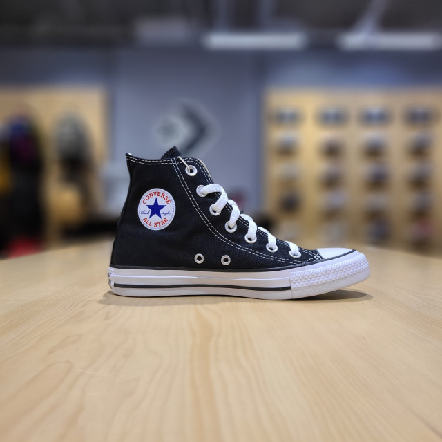推荐【韩国直邮|包邮包税】匡威[CHUNK TAYLOR] ALL STAR CLASSIC 黑色 高腰 帆布鞋 AM9160C商品