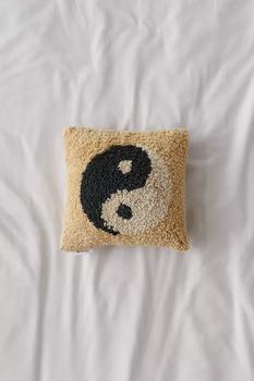 商品Urban Outfitters | Yin Yang Tufted Mini Throw Pillow,商家Urban Outfitters,价格¥61图片