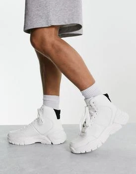 推荐Brave Soul hybrid chunky sole trainers in white商品