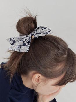 商品acrobat | Moris Mini Ribbon Hair Shushu Scrunchie_ 2 colors,商家W Concept,价格¥436图片