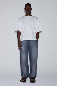 5bbdd3d1-7fc6-3b42-9c9f-