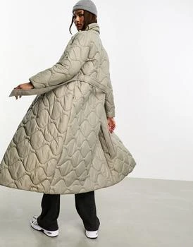 推荐Vero Moda quilted high neck maxi puffer coat in stone商品