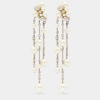 推荐Chanel Silver Tone Cluster Faux Pearl Dangle Clip On Earrings商品