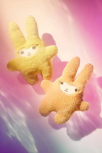 Urban Outfitters | Lil Bunny Buddy Throw Pillow商品图片,6.9折×额外8.7折, 额外八七折