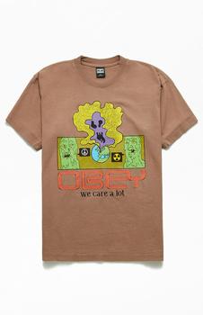 推荐We Care A Lot T-Shirt商品