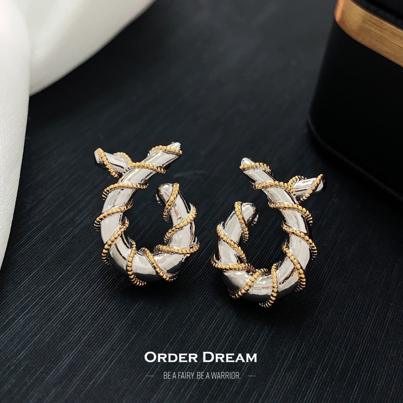Order Dream | 18k金鲸鱼🐳耳钉商品图片,包邮包税