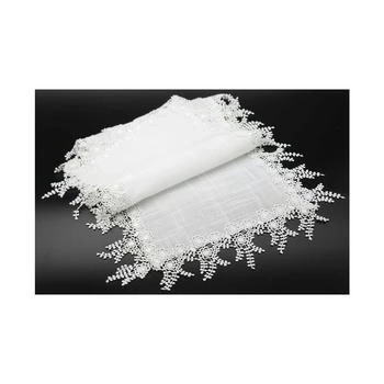 Manor Luxe | Floral Garden Lace Trim Table Runner,商家Macy's,价格¥164