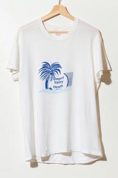 Urban Outfitters | Vintage 1970s Distressed Desert Valley Health Spa Graphic T-Shirt商品图片,