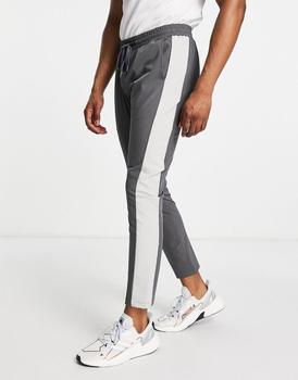 商品South Beach | South Beach polyamide panelled slim fit joggers in grey,商家ASOS,价格¥150图片