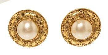[二手商品] Chanel | Chanel Gold CC Large Pearl Earrings商品图片,