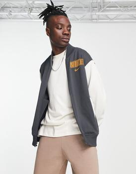 推荐Nike fleece varsity jacket in dark smoke grey商品