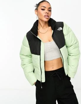 推荐The North Face Saikuru cropped puffer jacket in sage green and black商品