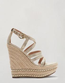 推荐Miss Selfridge heeled wedges with stud detail in gold商品