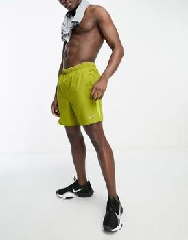 推荐Nike Running Challenger Dri-Fit shorts in khaki商品
