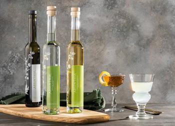 商品Absinthia's Bottled Spirits | Three Pack Absinthia Organic Absinthe Blanche, Verte and Barrel Aged Absinthe By The Bottle One Of Each! ABSINTHE BLANCHE,商家Verishop,价格¥1032图片