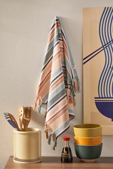 商品Slowtide | Slowtide Kitchen Towel,商家Urban Outfitters,价格¥138图片