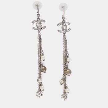 推荐Chanel Gunmetal Tone Crystal CC Faux Pearl & Bead Chain Dangle Earrings商品