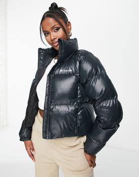 Columbia Puffect cropped puffer jacket in shiny black Exclusive at ASOS product img