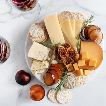 商品Three Cheeses for Cabernet Sauvignon Pairing Gift Box图片