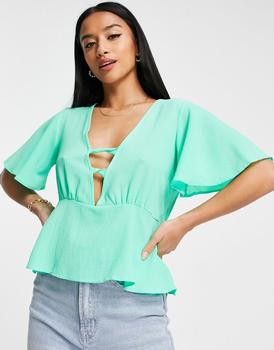 商品ASOS | ASOS DESIGN Petite tea blouse with peplum hem and angel sleeve with twist front detail in bright green,商家ASOS,价格¥175图片