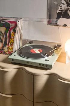 Audio-Technica | Audio-Technica UO Exclusive LP60X-BT Bluetooth Record Player,商家Urban Outfitters,价格¥2095