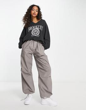 推荐Hollister Brooklyn motif sweatshirt in grey商品