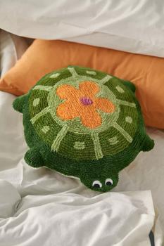 商品Urban Outfitters | Tufted Turtle Shaped Throw Pillow,商家Urban Outfitters,价格¥177图片