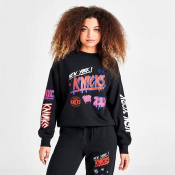 Mitchell and Ness | Women's Mitchell & Ness New York Knicks NBA Slap Sticker Crewneck Sweatshirt商品图片,