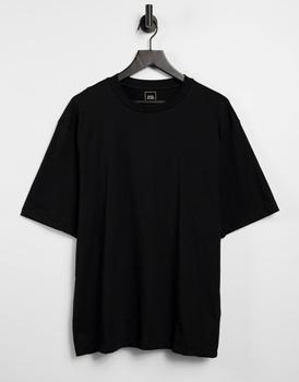 推荐River Island oversized t-shirt in black商品