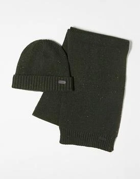 推荐Barbour Carlton Fleck beanie and scarf gift set in olive商品