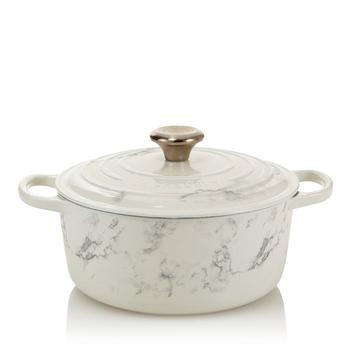 商品Le Creuset | 4.5 Qt. Marble Appliqué Round Dutch Oven - 100% Exclusive,商家Bloomingdale's,价格¥2937图片