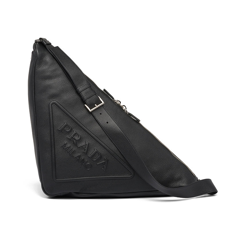 Prada | 【预售3-7天】PRADA/普拉达 22春夏新款 男士黑色皮革徽标拉链可调节手袋三角单肩包腋下包2VY007_2BBE_F0002_V_DLO商品图片,8折, 包邮包税