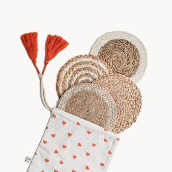 KORISSA | Natural Coaster Trivet Gift Set with Heart pouch,商家Verishop,价格¥266