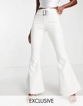 AsYou | ASYOU PU belted flare trouser in white 7.1折