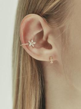 商品LUNNE | 14k Gold Marquise Cut Cubic Flower Ear Cuff Earring B07,商家W Concept,价格¥1152图片