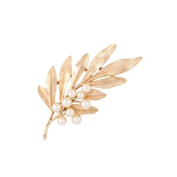 商品Susan Caplan Vintage | 1960s vintage trifari faux pearl leaf brooch,商家Harvey Nichols,价格¥2251图片