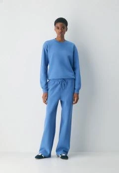 Aritzia | Cozy Sweatfleece Boyfriend Wide Sweatpant,商家Aritzia CA,价格¥490