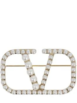 Valentino | V Logo Signature Faux Pearl Brooch,商家LUISAVIAROMA,价格¥5827