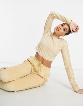 推荐adidas Originals 'Relaxed Risqué' long sleeve top in beige商品