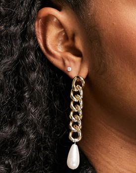 商品Topshop faux pearl and chain drop earrings in gold图片