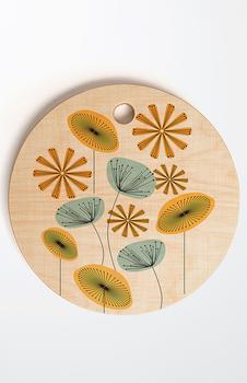 商品DENY Designs | Mirimo Retro Floral Bunch Cutting Board,商家PacSun,价格¥248图片