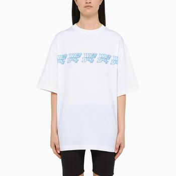 推荐White t-shirt with contrasting logo商品