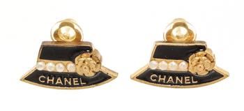 [二手商品] Chanel | Chanel Black Gold & Pearls Metal Hat Earring商品图片,