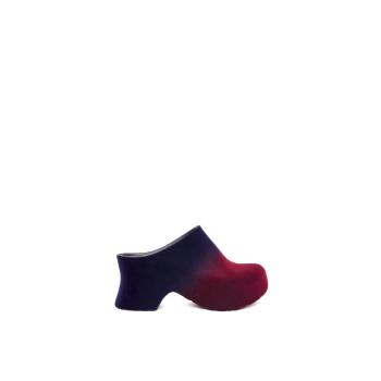 商品Loewe | 包邮包税【预售7天发货】 LOEWE罗意威 23秋冬 女士 厚底鞋 Terra Foam clog in flocked rubber L814V29X16-7554,商家TLS PARIS,价格¥5117图片