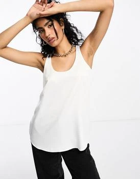 River Island | River Island racer tank with scoop neck in white,商家ASOS,价格¥196