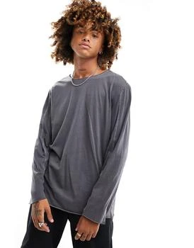 推荐Weekday Parker slouch long sleeve t-shirt with raw hem detail in washed black商品