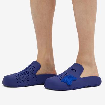 ♡送料関税込♡BURBERRY STINGRAYスライドとチャーム Burberry Stingray Perforated Slides | Blue | FARFETCH JO